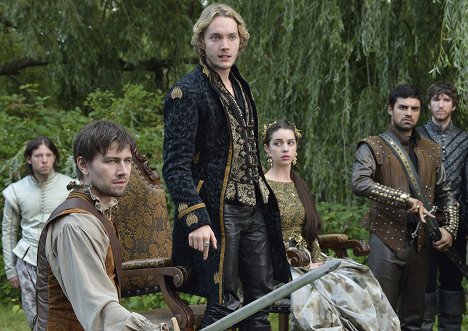 Torrance Coombs, Toby Regbo, Adelaide Kane, Sean Teale - Reign - Coronation - Film