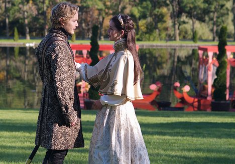 Toby Regbo, Adelaide Kane - Reign - The Prince of the Blood - Film