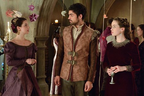 Adelaide Kane, Sean Teale, Anna Popplewell - Reign - Sünden der Vergangenheit - Filmfotos