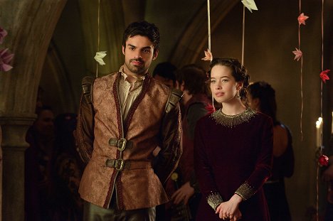 Sean Teale, Anna Popplewell - Reign - Sins of the Past - Photos