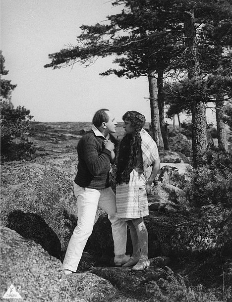 Sven Hildén, Lillian Järnefelt - Nuori luotsi - Filmfotók