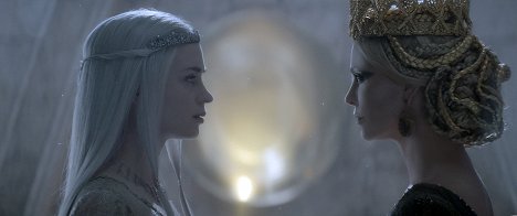 Emily Blunt, Charlize Theron - The Huntsman: Winter's War - Photos