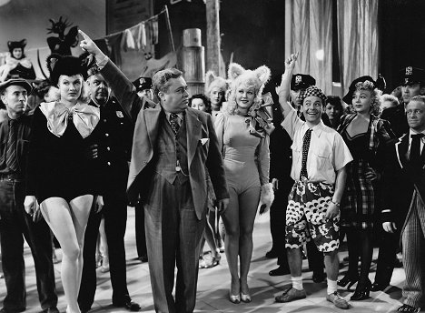 George Chandler, Gloria Dickson, Marion Martin, Iris Adrian - Lady of Burlesque - Do filme