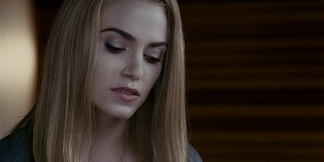 Nikki Reed - Twilight - Chapitre 3 : Hésitation - Film
