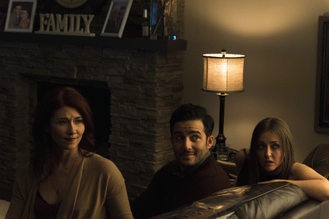 Jewel Staite, Ennis Esmer, Katharine Isabelle - Kleinstadtorgien - Alles muss, nichts kann - Filmfotos