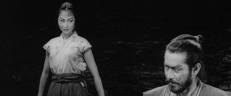 Misa Uehara, Toshirō Mifune - Die Verborgene Festung - Filmfotos