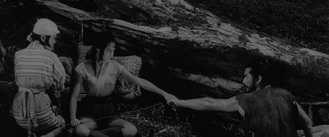 Misa Uehara, Toshirō Mifune - La Forteresse cachée - Film
