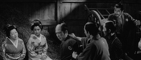 Takako Irie, Reiko Dan, Toshirō Mifune - Sanjūrō - Samuraimiekka - Kuvat elokuvasta