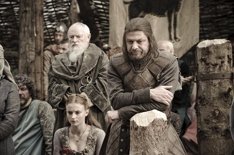 Julian Glover, Sophie Turner, Sean Bean - Game of Thrones - The Wolf and the Lion - Van film