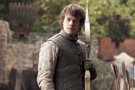 Alfie Allen - Game of Thrones - The Wolf and the Lion - Photos