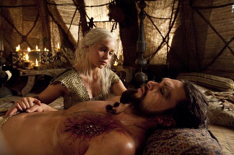 Emilia Clarke, Jason Momoa - Game of Thrones - Baelor - Photos