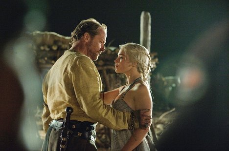 Iain Glen, Emilia Clarke - Game of Thrones - Fire and Blood - Kuvat elokuvasta