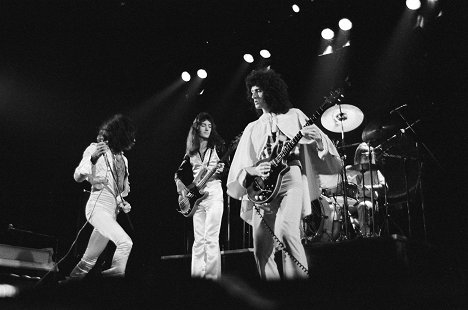 John Deacon, Brian May - Queen: A Night in Bohemia - Van film