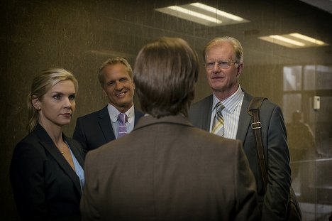 Rhea Seehorn, Patrick Fabian, Ed Begley Jr. - Better Call Saul - Season 2 - Van film