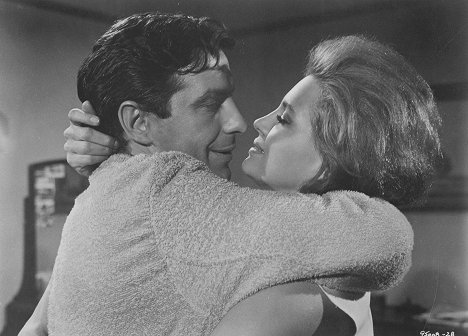 John Cassavetes, Angie Dickinson - Der Tod eines Killers - Filmfotos