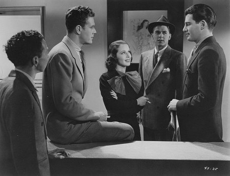Willard Parker, June Travis, Ronald Reagan, William Hopper - Love Is on the Air - Do filme