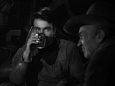 Montgomery Clift, Walter Brennan - Red River - Photos