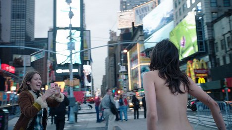 Lola Kirke - Free the Nipple - Wir starten eine Revolution! - Filmfotos