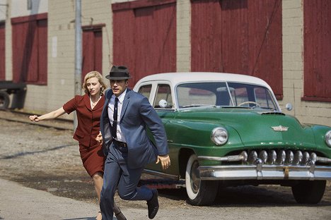 Sarah Gadon, James Franco - 11.22.63 - Van film