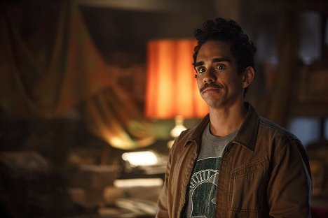 Ray Santiago - Ash vs Evil Dead - Books from Beyond - Kuvat elokuvasta