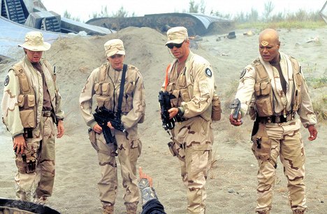 Amanda Tapping, Richard Dean Anderson, Christopher Judge - Stargate SG-1 - Serpent's Song - Photos