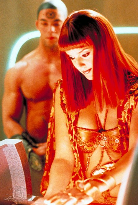 Suanne Braun - Stargate SG-1 - Into the Fire - Photos