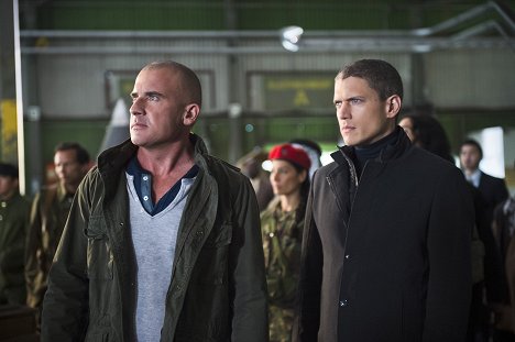 Dominic Purcell, Wentworth Miller - Legends of Tomorrow - Pilot, Part 2 - Photos