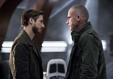 Arthur Darvill, Dominic Purcell - Legends of Tomorrow - Blood Ties - De la película