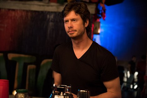 Anders Holm - How to Be Single - Photos