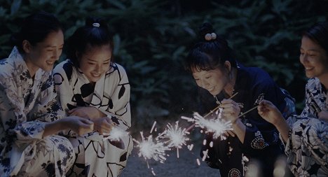 Haruka Ayase, Suzu Hirose, Kaho Indou, 長澤まさみ - Nasza młodsza siostra - Z filmu