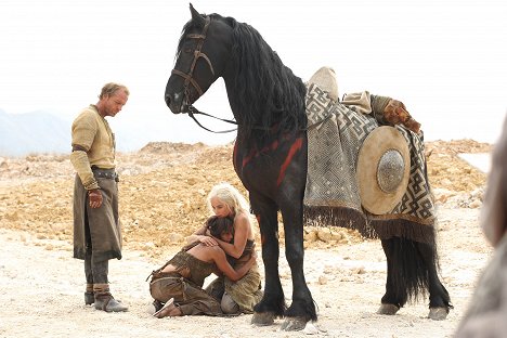 Iain Glen, Amrita Acharia, Emilia Clarke - Game of Thrones - As Terras Noturnas - Do filme