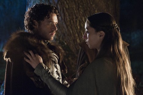 Richard Madden, Oona Chaplin - Game of Thrones - Valar Morghulis - Photos