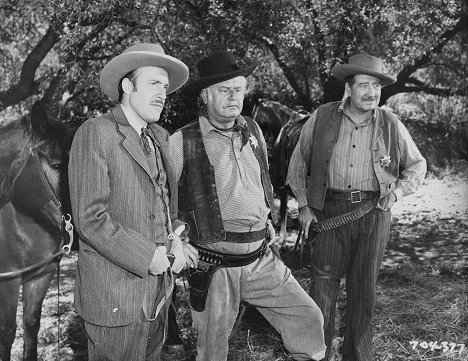 Fred Clark, Alan Hale, Monte Blue - Sie ritten mit Jesse James - Filmfotos