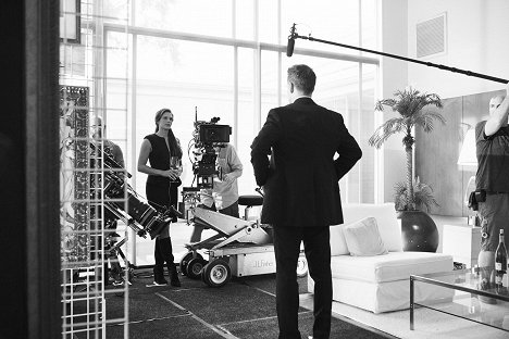 Amanda Righetti - Colony - Season 1 - Kuvat kuvauksista
