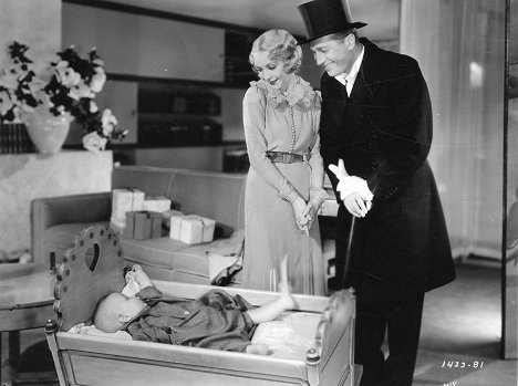 Helen Twelvetrees, Maurice Chevalier - A Bedtime Story - Filmfotos