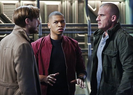 Arthur Darvill, Franz Drameh, Dominic Purcell - Legends of Tomorrow - Marooned - Photos