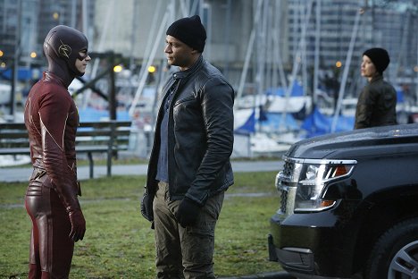 Grant Gustin, David Ramsey, Audrey Marie Anderson - Flash - King Shark - Z filmu