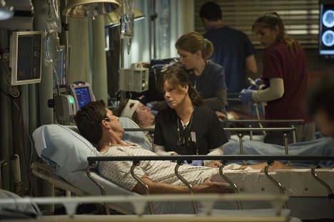 Marcia Gay Harden - Code Black - In Extremis - Photos