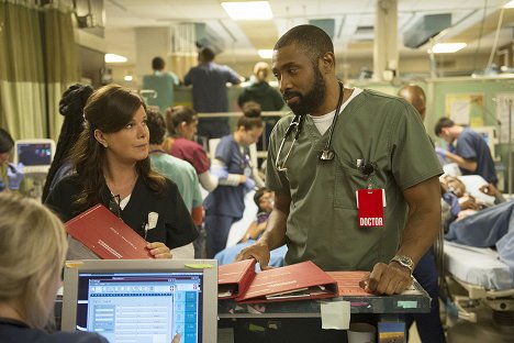 Marcia Gay Harden, Cress Williams - Code Black - In Extremis - Photos