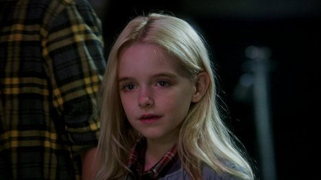 Mckenna Grace - Once Upon a Time - The Dark Swan - Van film