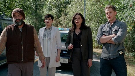 Lee Arenberg, Ginnifer Goodwin, Lana Parrilla, Josh Dallas - Once Upon a Time - The Price - Photos