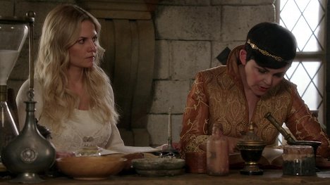 Jennifer Morrison, Ginnifer Goodwin - Once Upon A Time - Es war einmal... - Der neue Ritter der Tafelrunde - Filmfotos