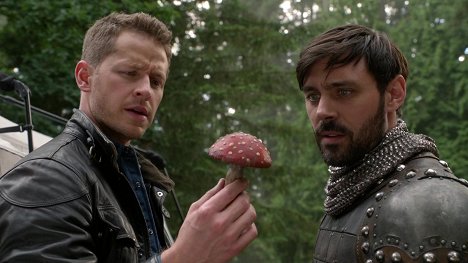 Josh Dallas, Liam Garrigan - Once Upon A Time - Es war einmal... - Der neue Ritter der Tafelrunde - Filmfotos