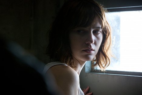 Mary Elizabeth Winstead - 10 Cloverfield Lane - Photos