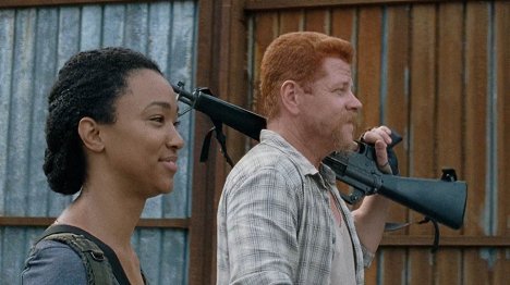 Sonequa Martin-Green, Michael Cudlitz - The Walking Dead - Knots Untie - Van film