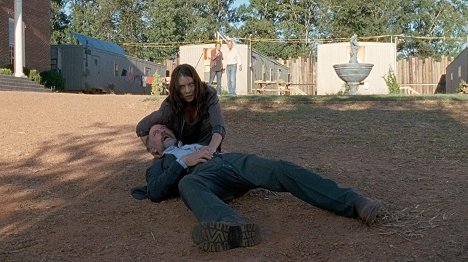 Xander Berkeley, Lauren Cohan - The Walking Dead - Ledobott láncok - Filmfotók