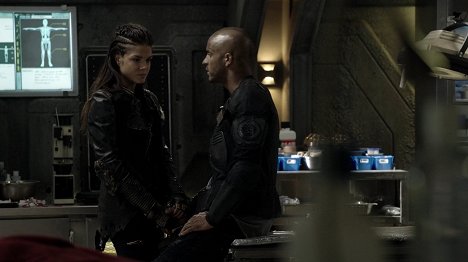 Marie Avgeropoulos, Ricky Whittle - The 100 - Tronos em risco - Do filme