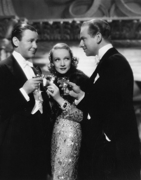 Herbert Marshall, Marlene Dietrich, Melvyn Douglas - Ángel - De la película