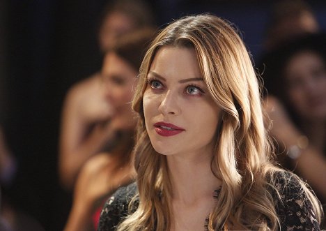 Lauren German - Lucifer - Compañero alado - De la película