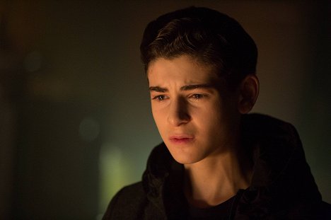 David Mazouz - Gotham - The Ball of Mud and Meanness - Photos